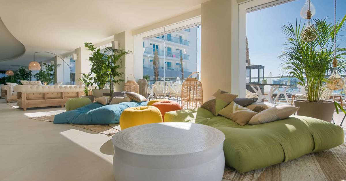 Een foto van het interieur van Amare Beach Hotel Ibiza