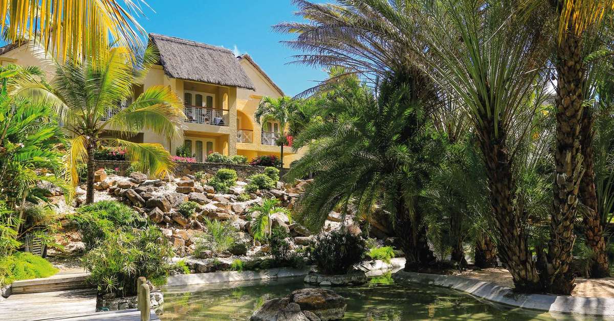 Een foto van de buitenkant van Canonnier Beachcomber Golf Resort & Spa
