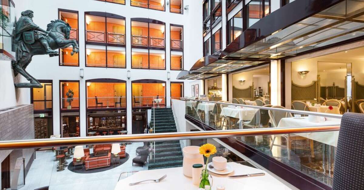 Een foto van het interieur van Living Hotel Grosser Kurfurst