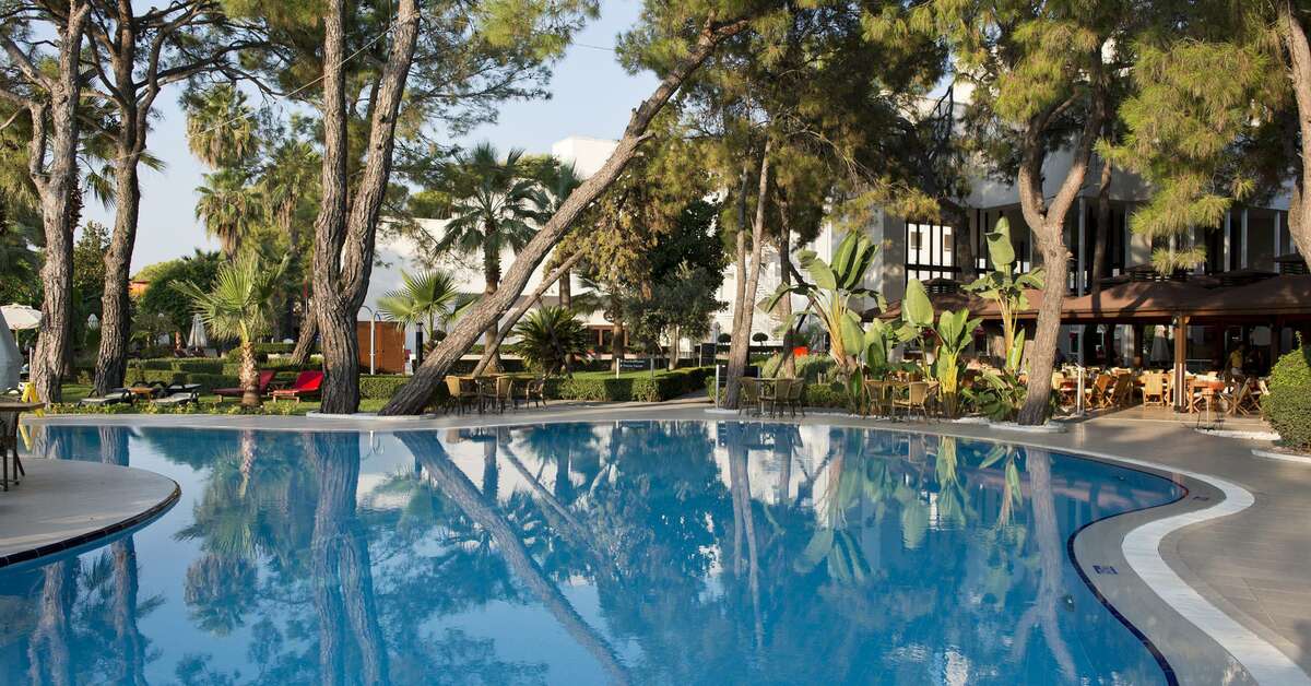 Een foto van het zwembad bij Seven Seas Hotel Life