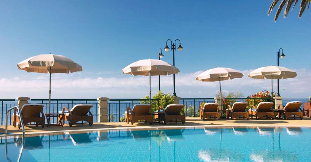 Een foto van het zwembad bij Hotel Bay The Cliff Bay