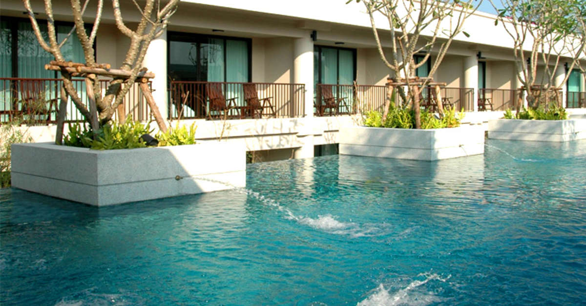 Een foto van het zwembad bij Tara Mantra Resort
