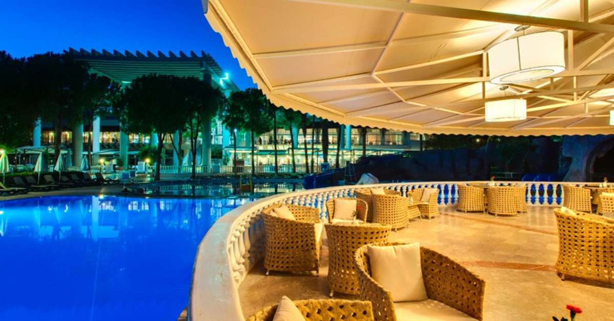 Een foto van het terras bij Dobedan World Palace Kemer