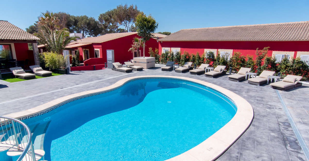 Een foto van het zwembad bij Holiday Paradise Residencial