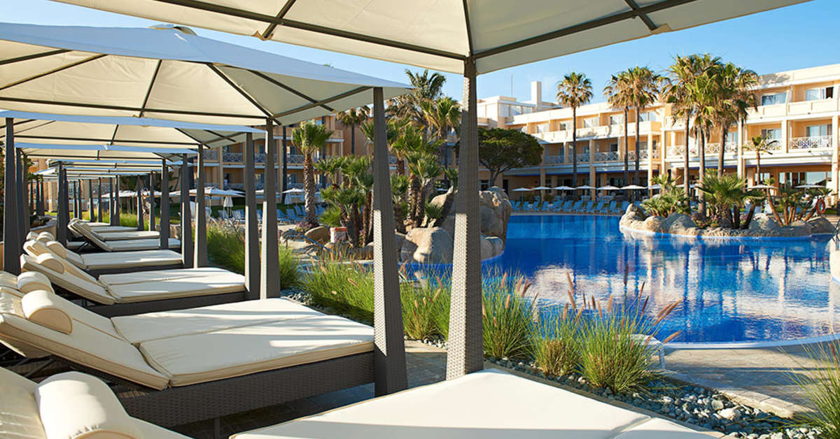 Een foto van het zwembad bij TUI Blue Playa la Barrosa