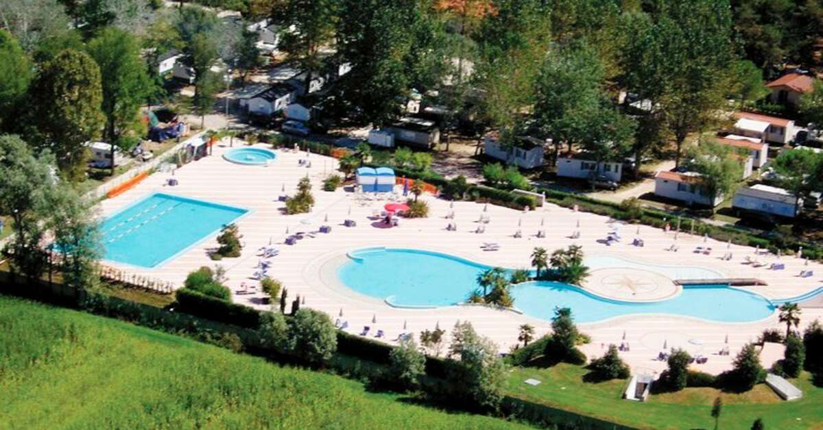 Een foto van het zwembad bij Camping Laguna Village