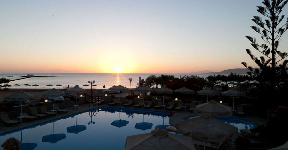 Een foto van het zwembad bij Georgioupolis Beach Hotel