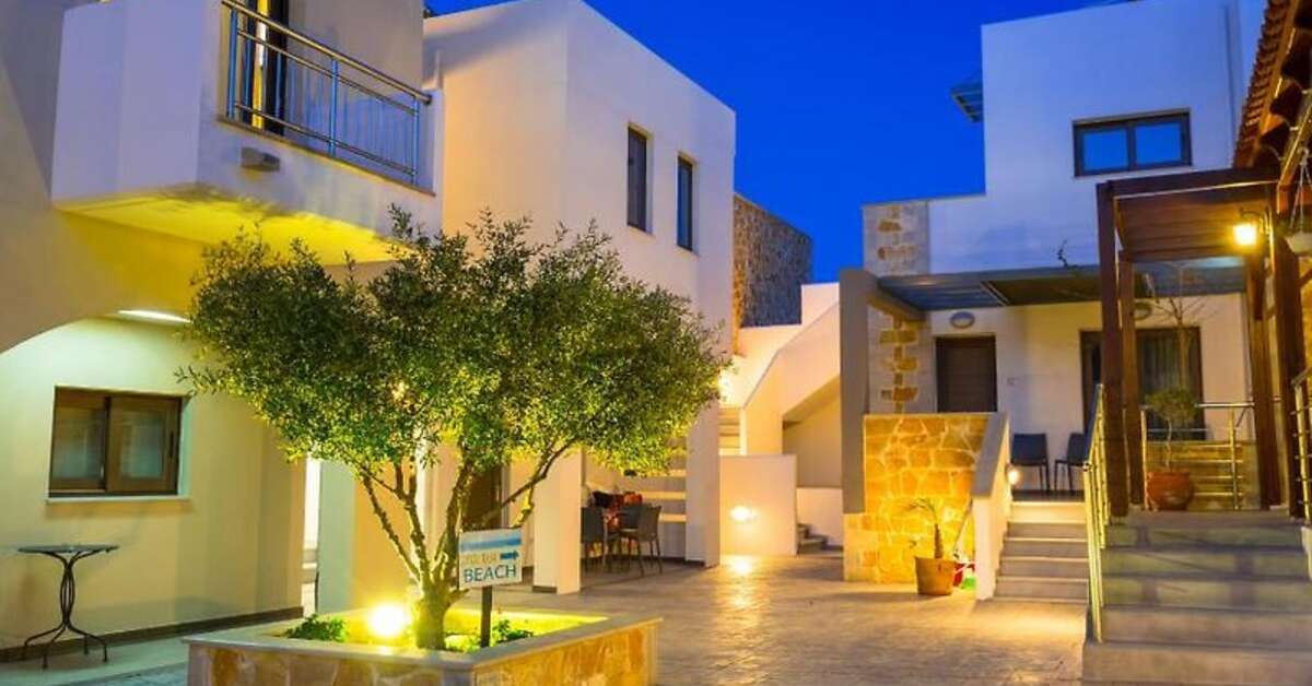 Een foto van de buitenkant van Ledra Maleme Hotel