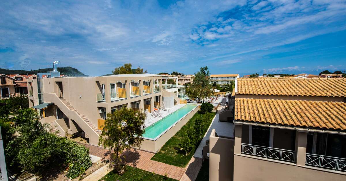 Een foto van het zwembad bij Amour Holiday Resort