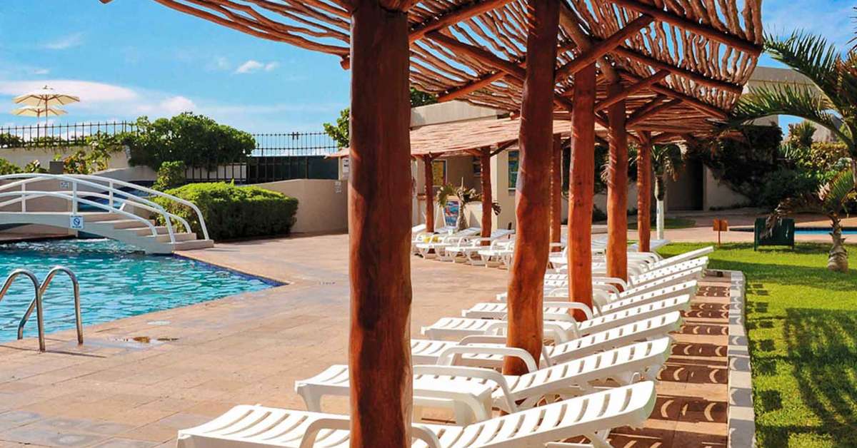 Een foto van het zwembad bij Park Royal Cancun All Inclusive