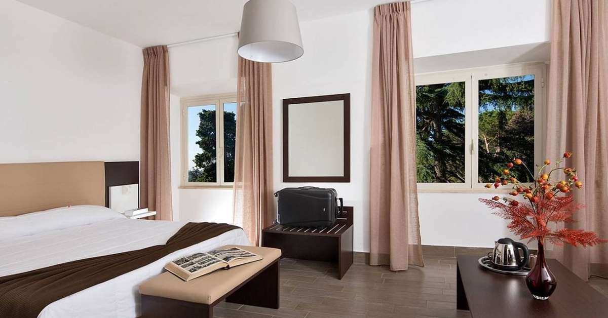 Ein Foto Excel Hotel Roma Montemario