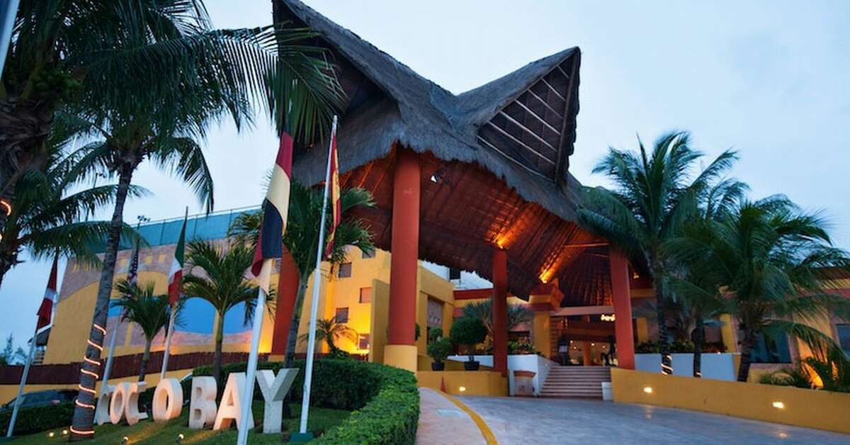 Een foto van de buitenkant van The Reef Coco Beach