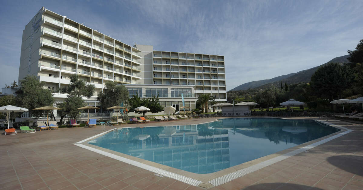 Een foto van het zwembad bij Evia Riviera Resort
