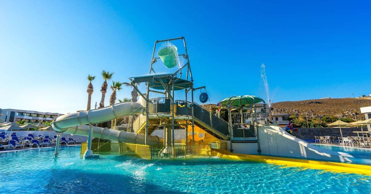 Een foto van het zwembad bij Arina Beach Resort