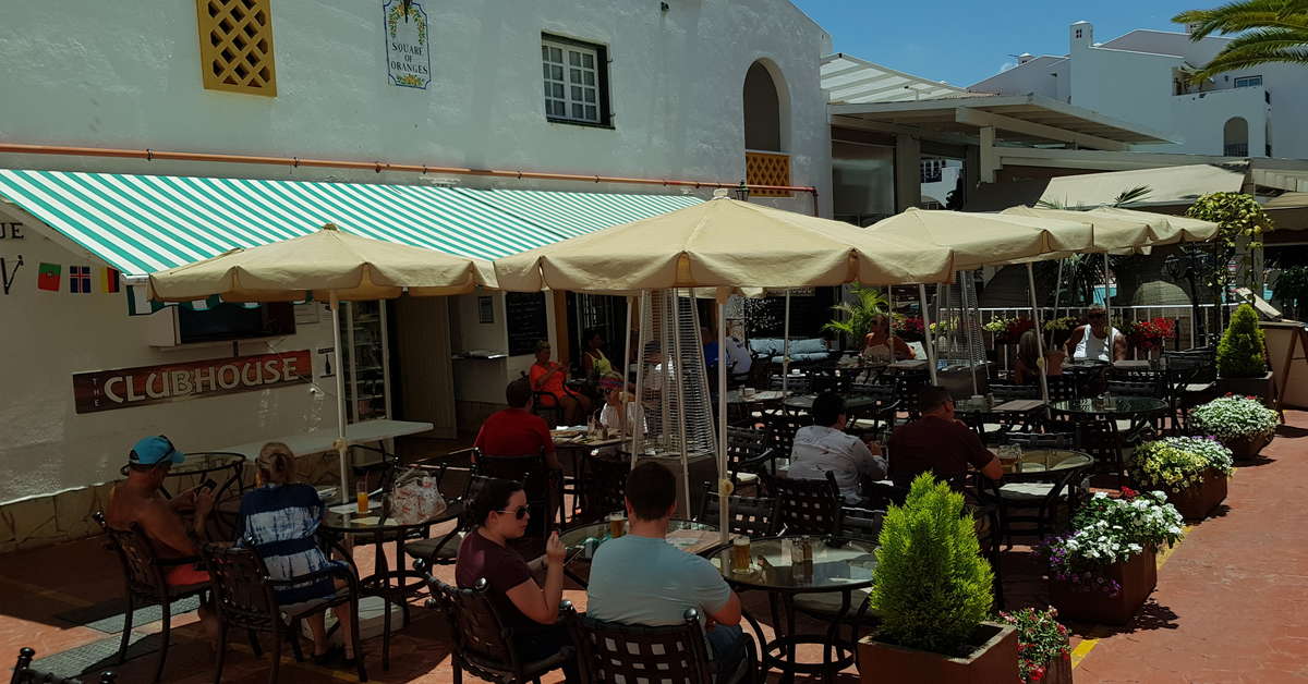 Ein Foto von der Terrasse im Pueblo Torviscas Apartments