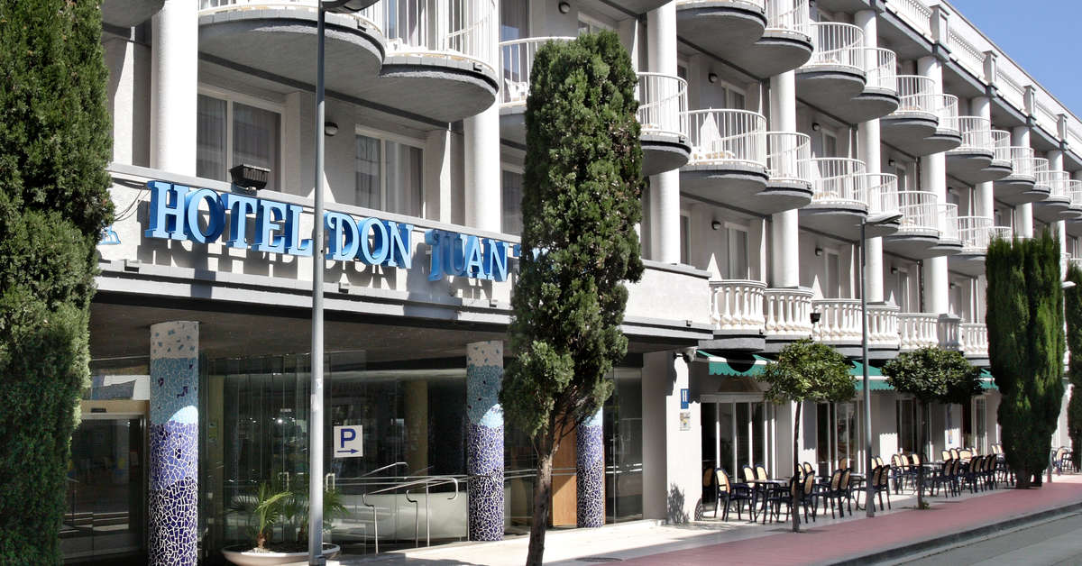Een foto van de buitenkant van Hotel Don Juan Tossa