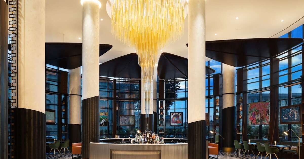 Een foto van Paragraph Freedom Square a Luxury Collection Hotel