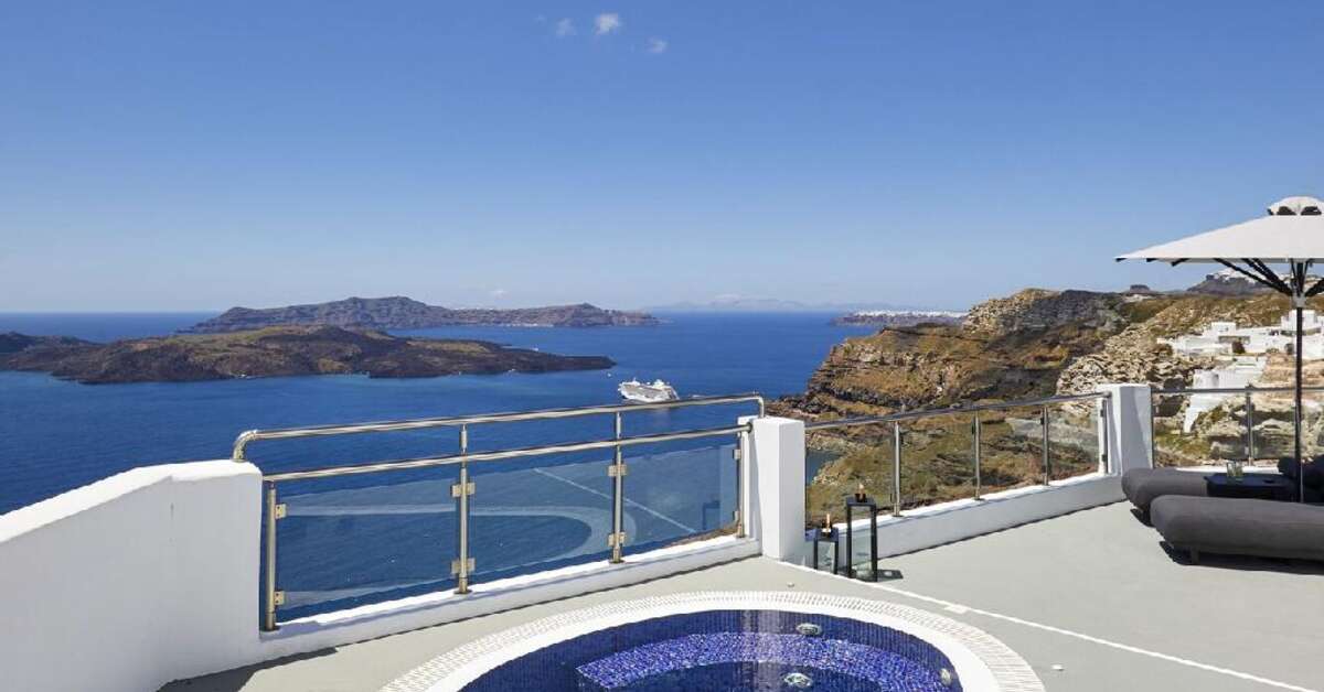 Een foto van het zwembad bij Petit Palace Suites