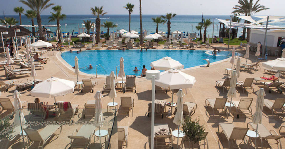 Ein Foto vom Pool im Vrissaki Beach