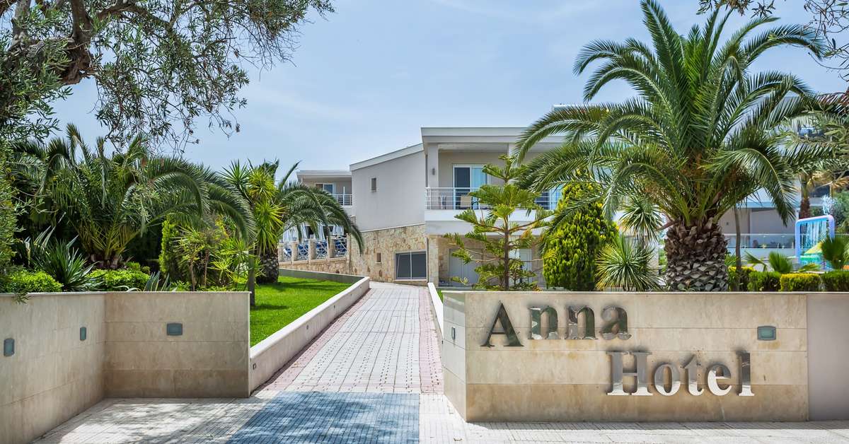 Ein Foto von der Außenansicht des Anna Hotel