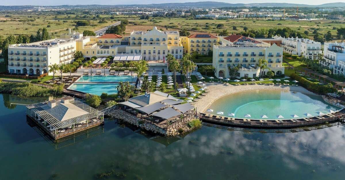 Een foto van Domes Lake Resort