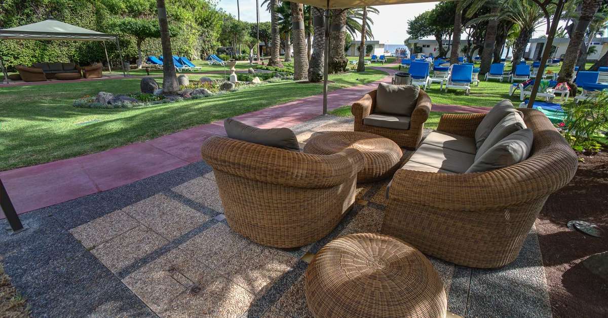 Een foto van het terras bij Bull Hotel Costa Canaria & Spa