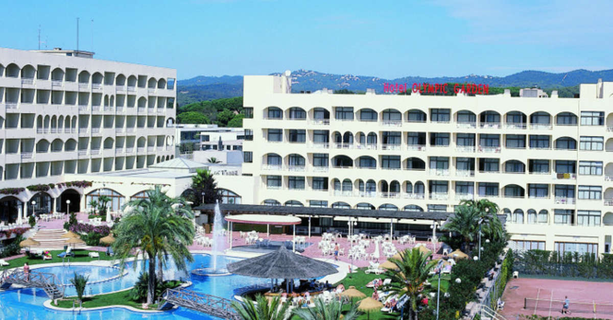 Ein Foto vom Pool im Hotel Evenia Olympic Garden