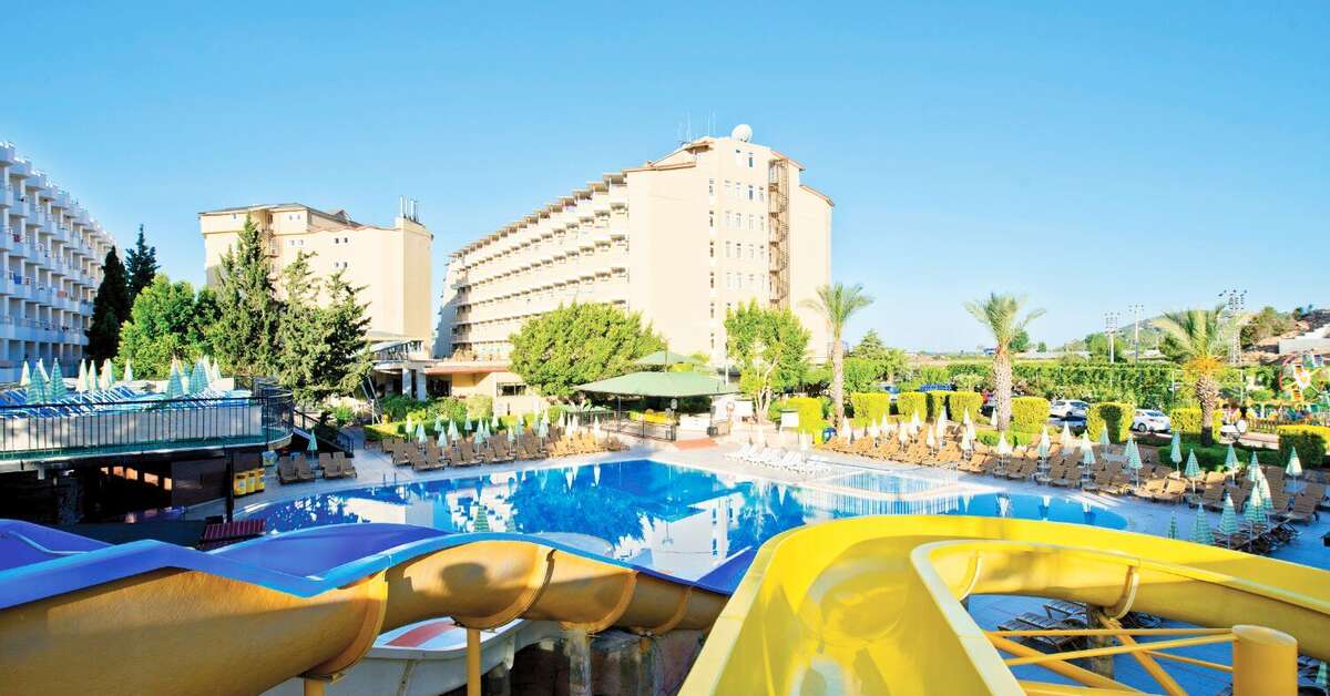 Een foto van het zwembad bij Doganay Beach Club