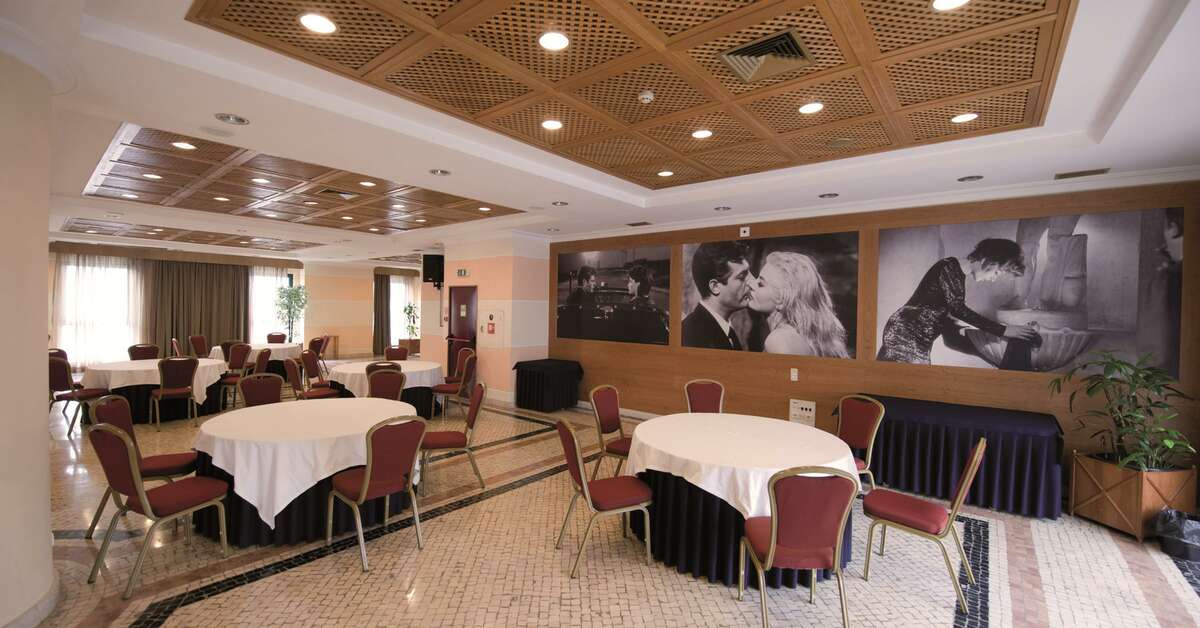 Een foto van het interieur van Vila Gale Porto