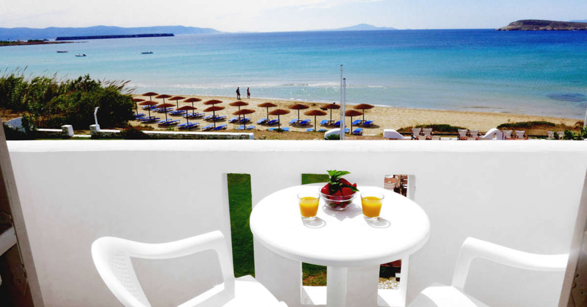 Een foto van het terras bij Amaryllis Paros Beach Hotel