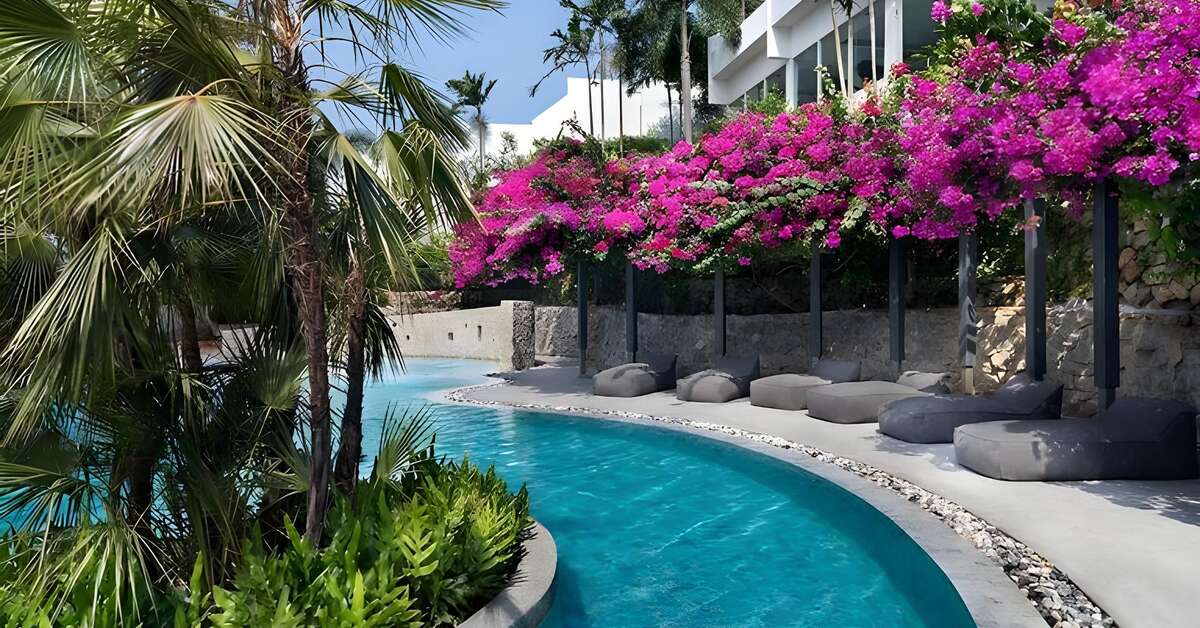 Een foto van het zwembad bij The Nai Harn Phuket