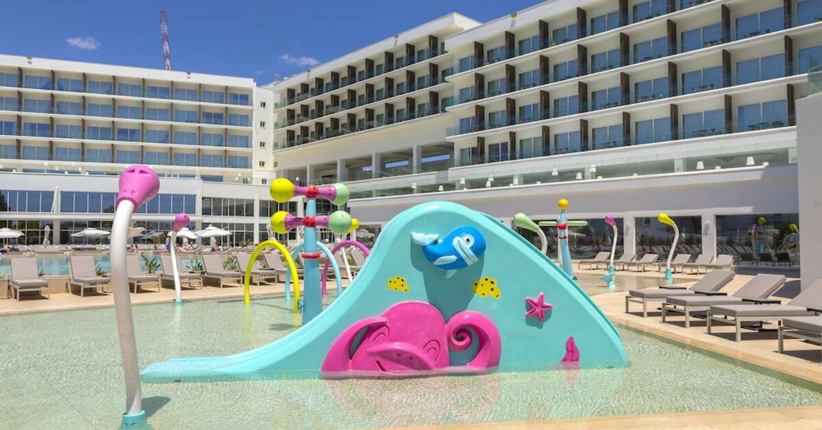 Een foto van het zwembad bij Chrysomare Beach Hotel & Resort