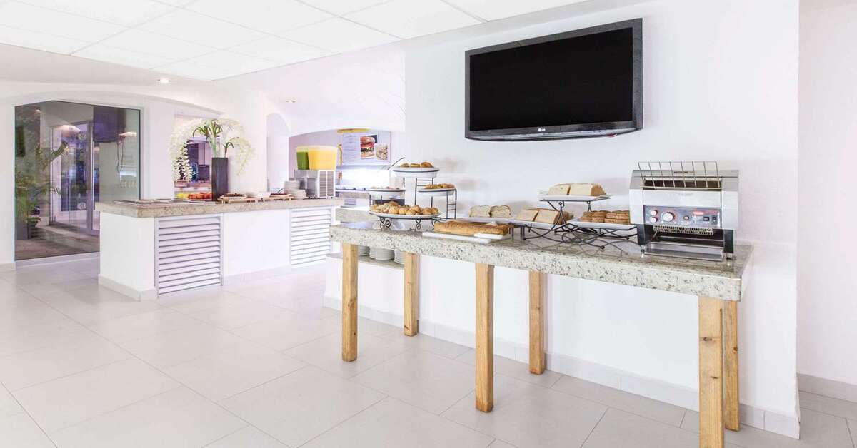 Een foto van de faciliteiten bij Hotel Adhara Express