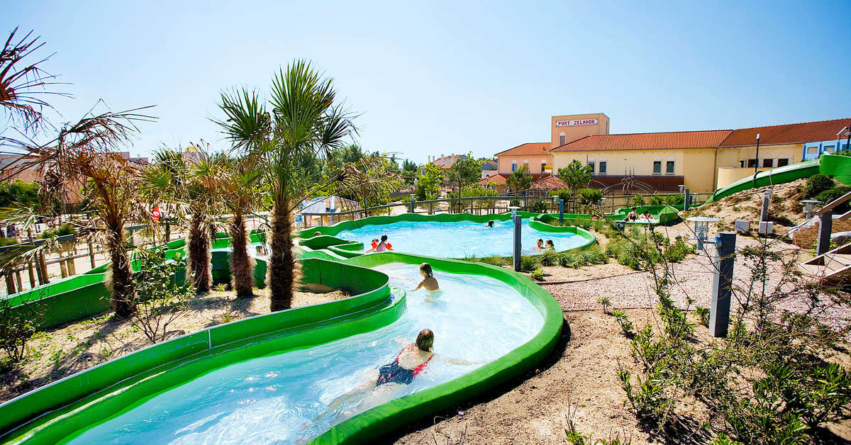 Een foto van het zwembad bij Center Parcs Port Zelande