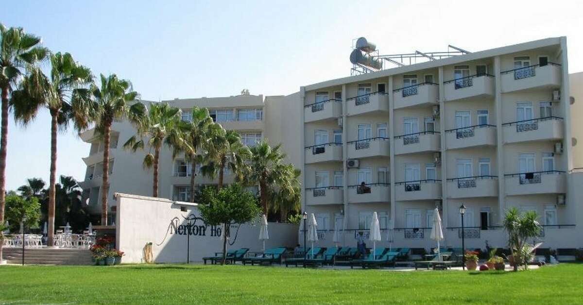 Ein Foto von der Außenansicht des Hotel Nerton