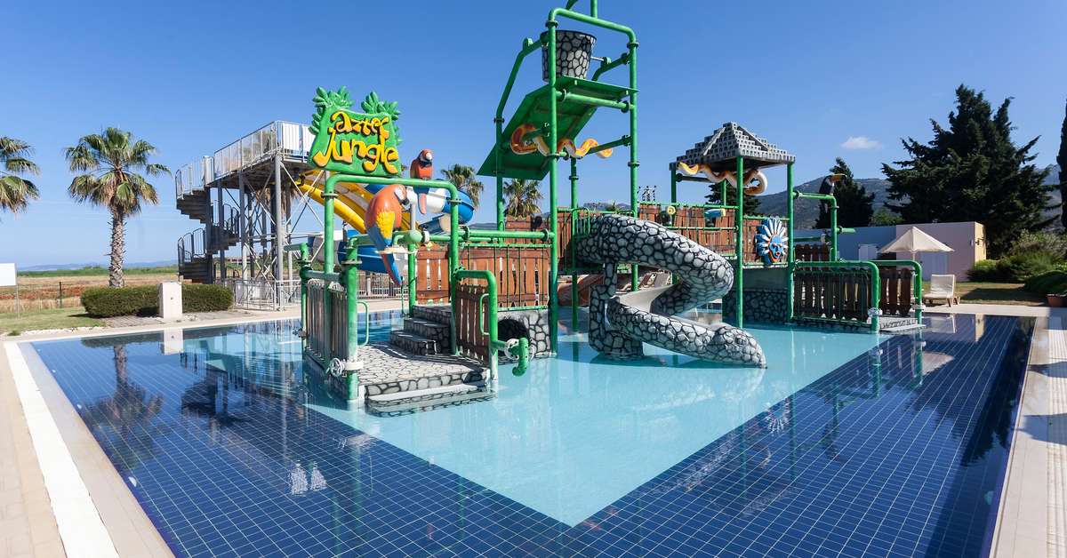 Een foto van het zwembad bij Karya Family Resort