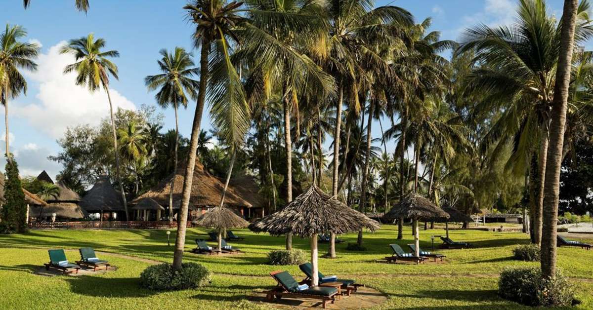 Een foto van de buitenkant van Neptune Village Beach Resort & Spa