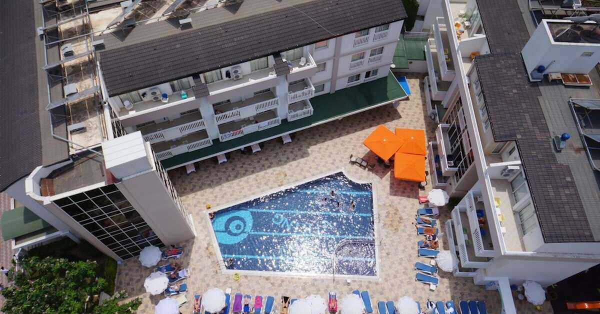 Een foto van het zwembad bij Viking Express Hotel