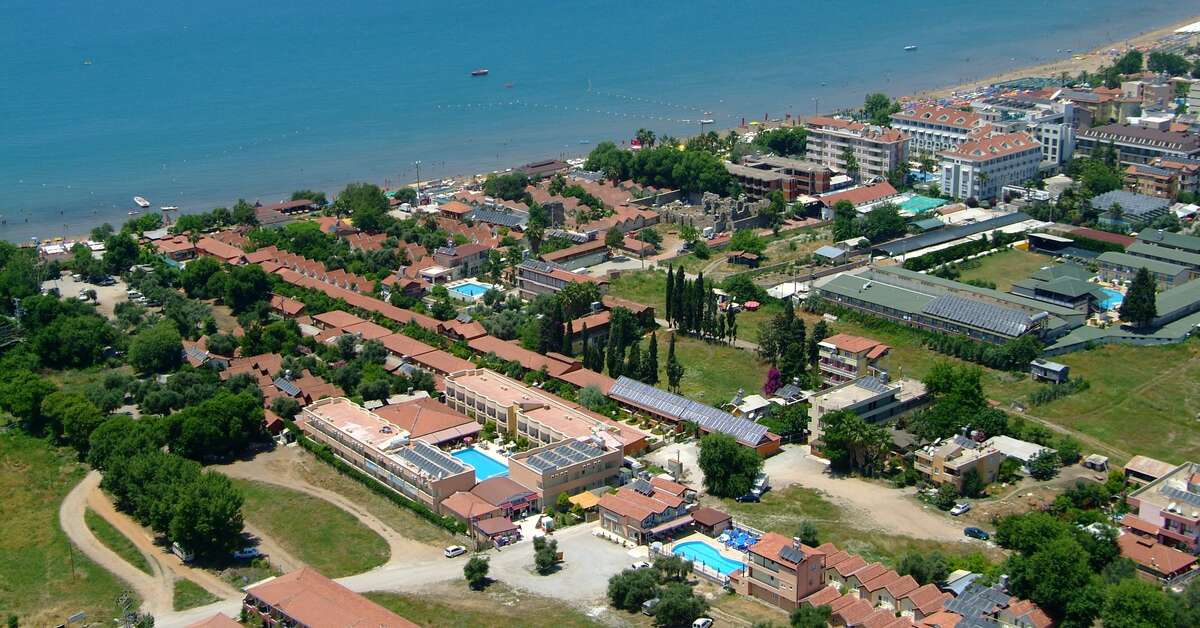 Een foto van de buitenkant van Sayanora Hotel & Park