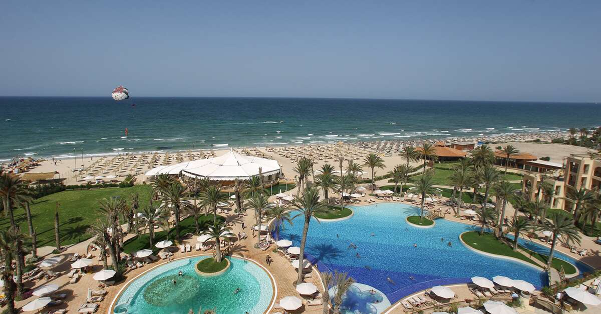 Ein Foto vom Pool im Mövenpick Resort & Marine Spa Sousse
