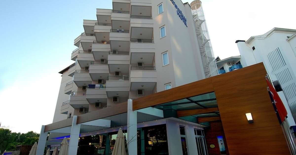 Een foto van de buitenkant van Time Beach Hotel