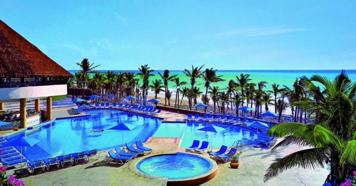 Een foto van het zwembad bij Viva Wyndham Maya