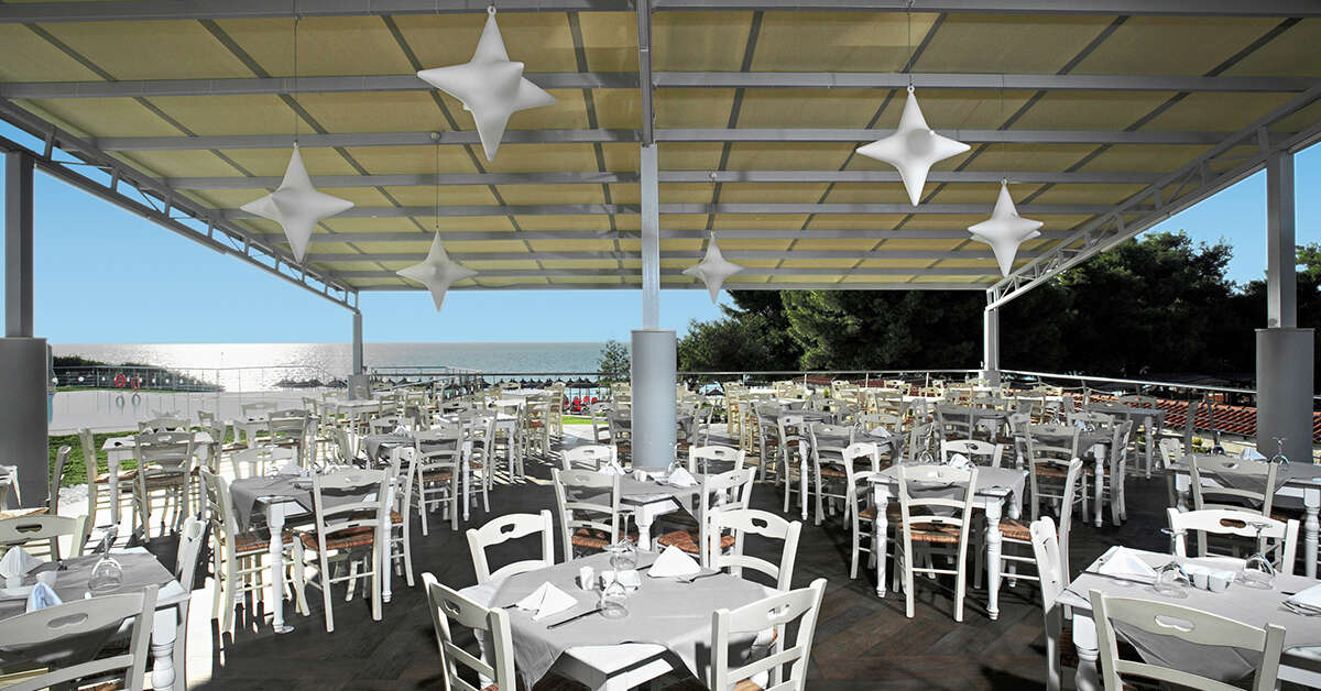 Een foto van het terras bij Istion Club & Spa