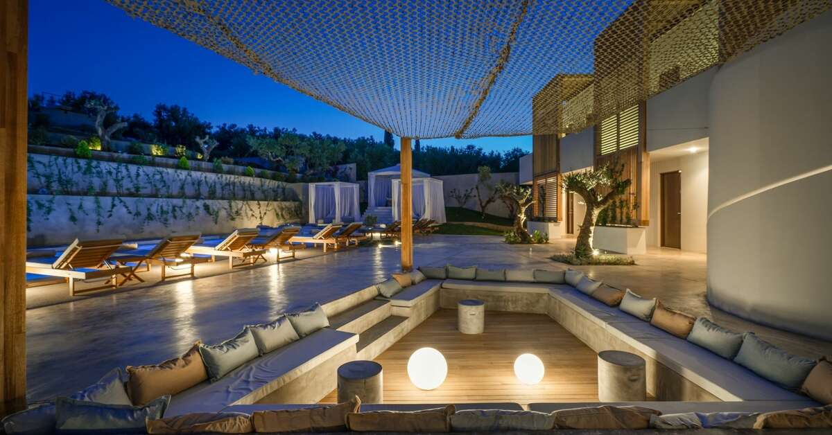 Een foto van het terras bij Zante Maris Suites