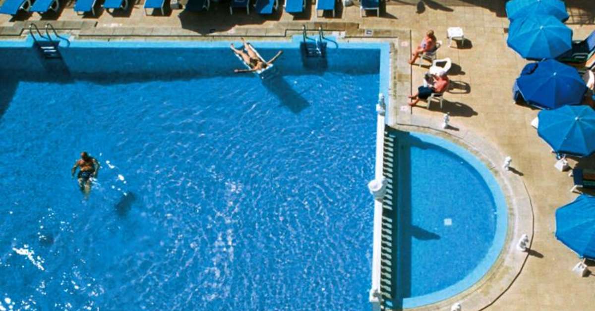 Een foto van het zwembad bij Hotel Caledonia Udalla Park