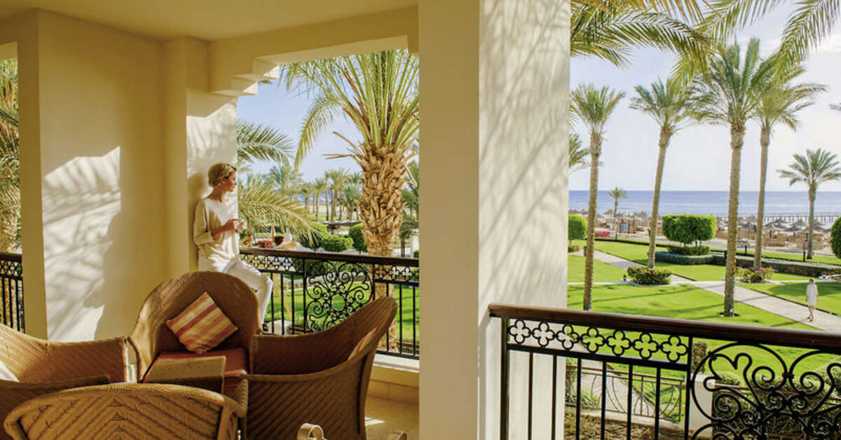 Een foto van het terras bij Pickalbatros Palace Port Ghalib