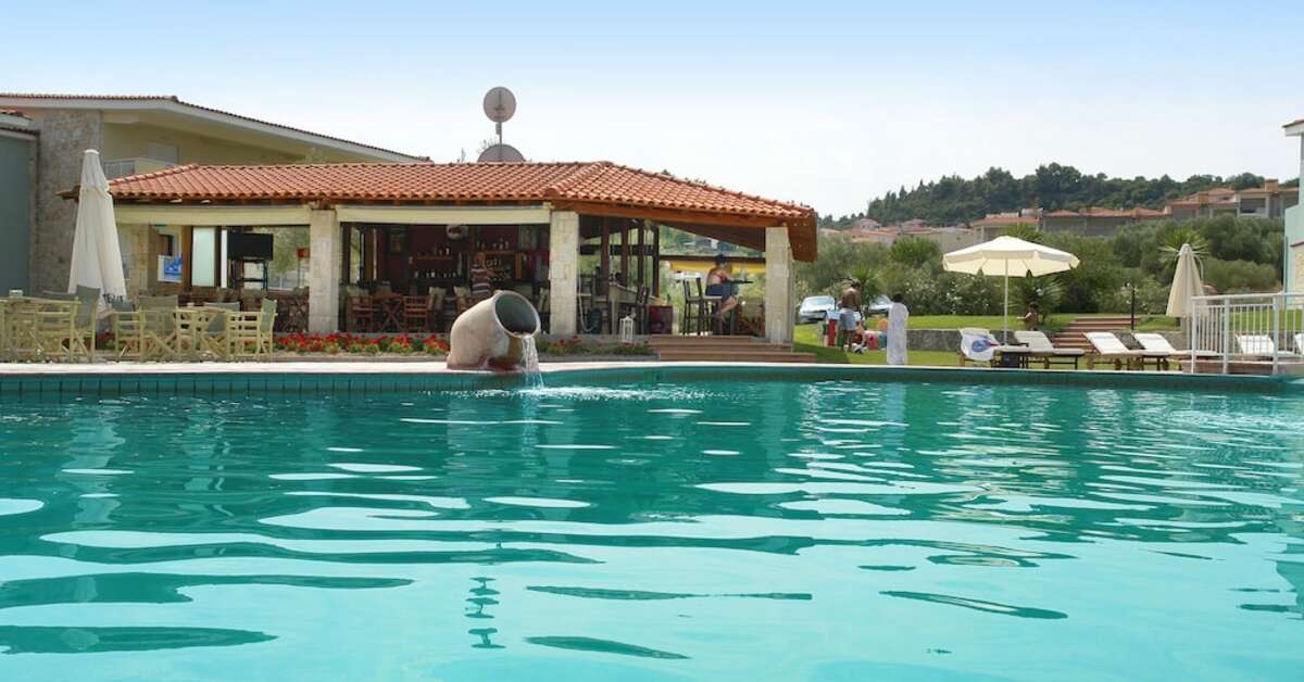 Ein Foto vom Pool im Alkion Resort