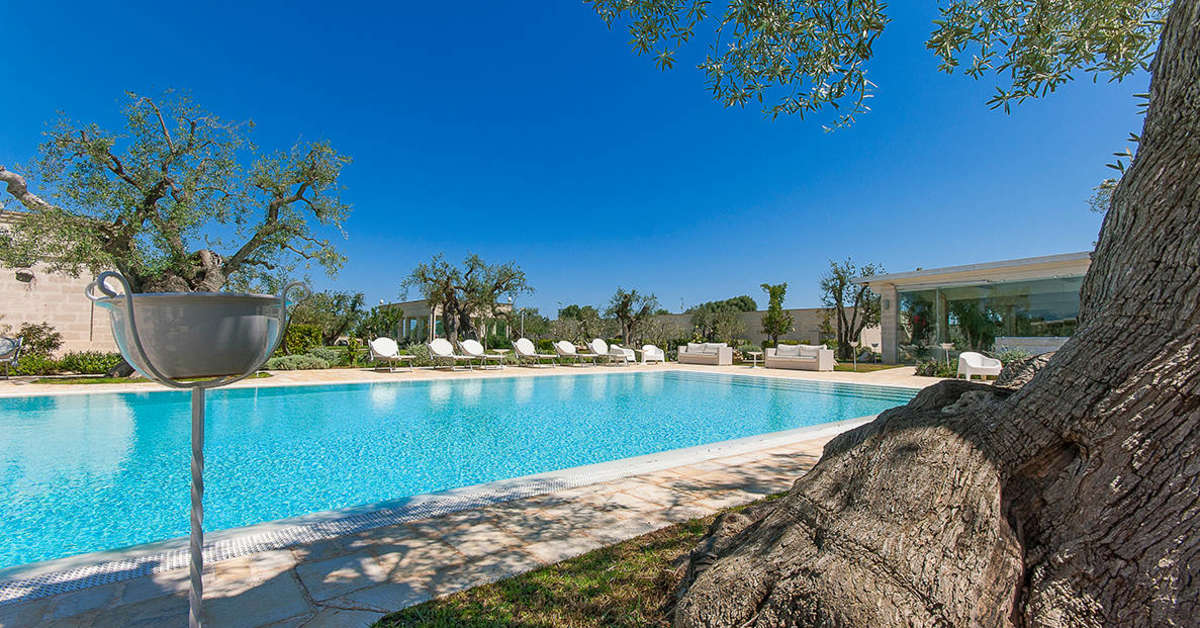 Een foto van het zwembad bij Masseria Torre del Diamante