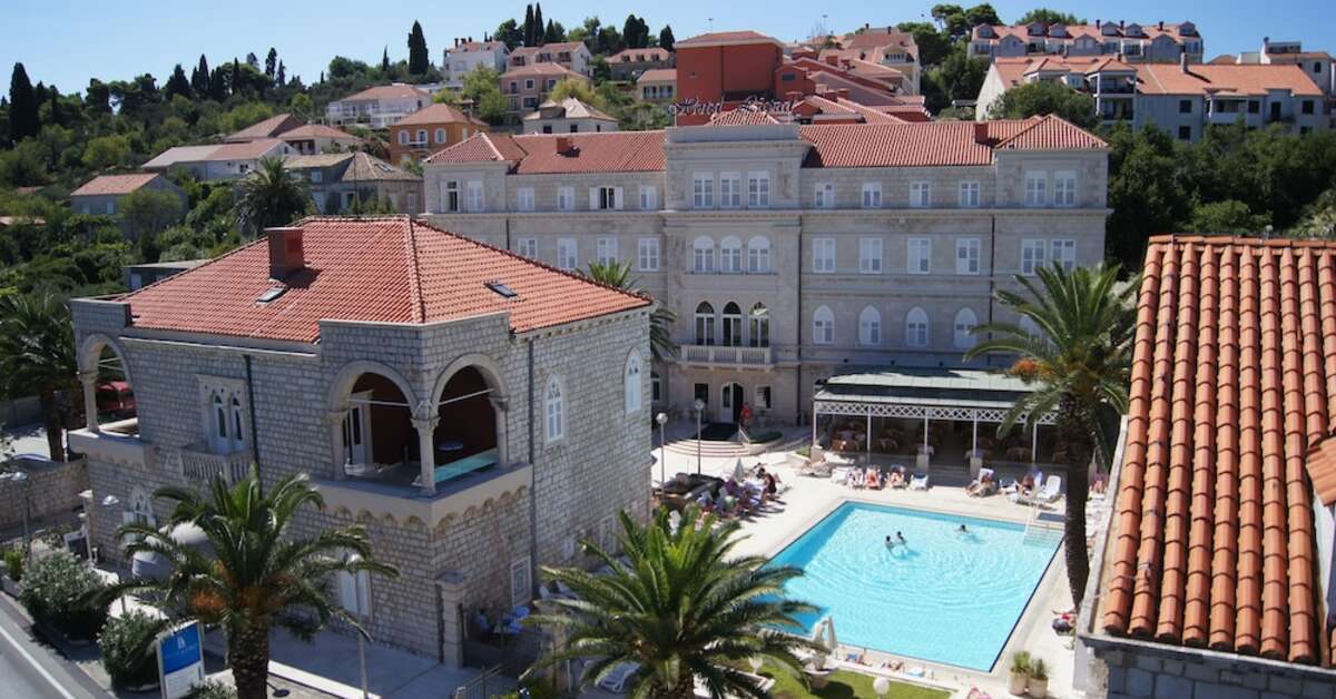 Ein Foto vom Pool im Hotel Lapad
