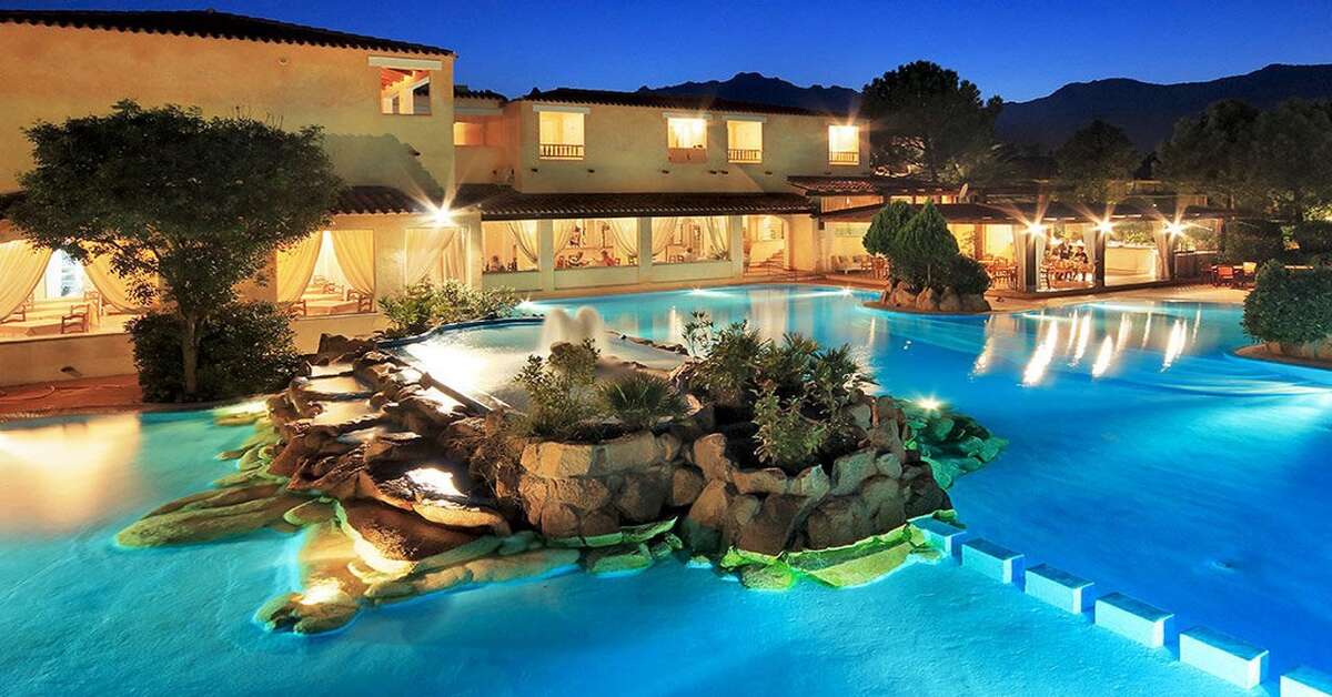 Ein Foto Colonna Hotel Du Golf